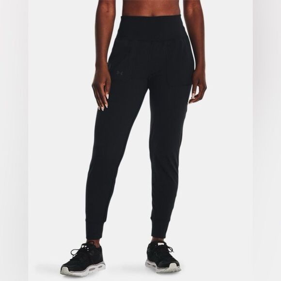 Under Armour Women's Sleek Black Joggers size small NWOT - Picture 1 of 4